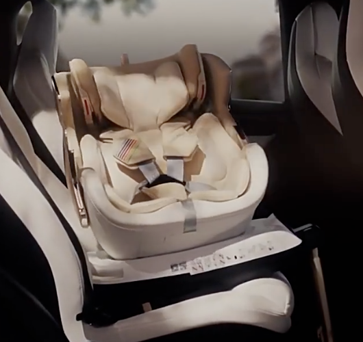 BeBeBus Space Capsule Baby Car Seat | 0-7 Years Smart 360° Rotating Seat with Ventilation & i-Size Safety (Little Golden Shield / White Shield)