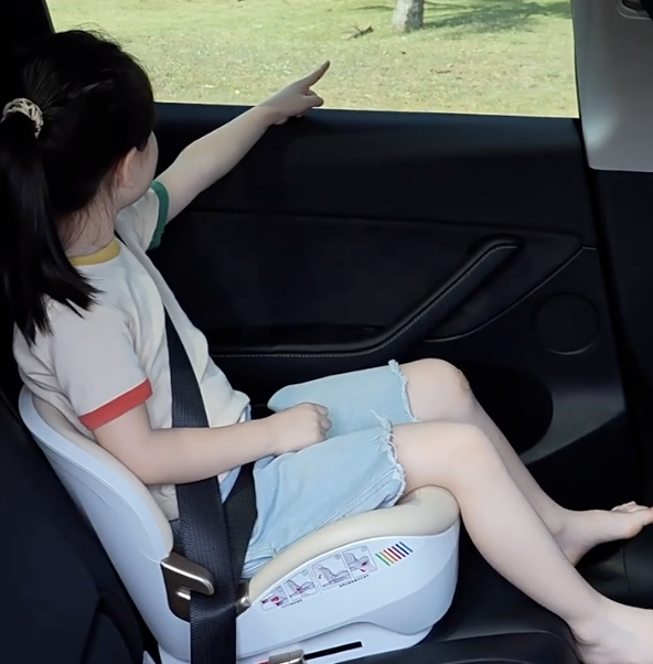 BeBeBus Moon Explorer Children's Booster Seat | Portable Car Seat for 3-12 Years Old Kids