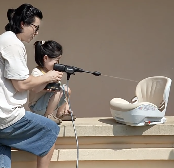 BeBeBus Moon Explorer Children's Booster Seat | Portable Car Seat for 3-12 Years Old Kids