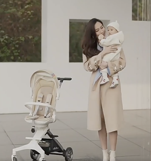 BeBeBus Ultra-Lightweight Foldable 2-Way Stroller | High-View Convertible Reversible Baby Pushchair